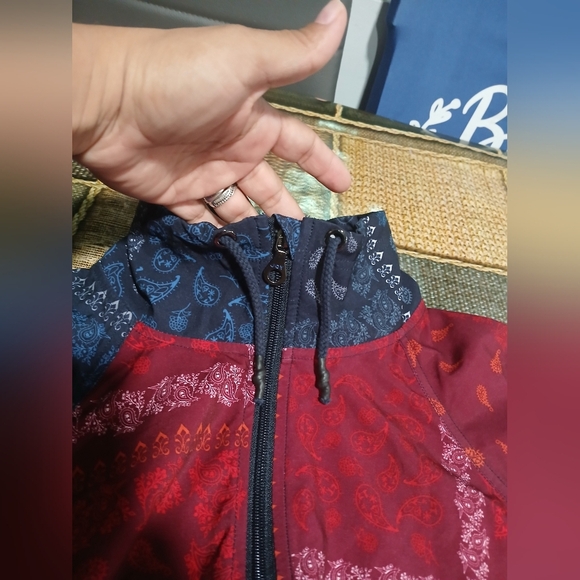 Joy Blue and Red Paisley Windbreaker - Picture 10 of 10